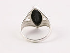 Opengewerkte zilveren ring met onyx afbeelding 3