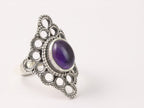 Opengewerkte zilveren ring met amethist afbeelding 1