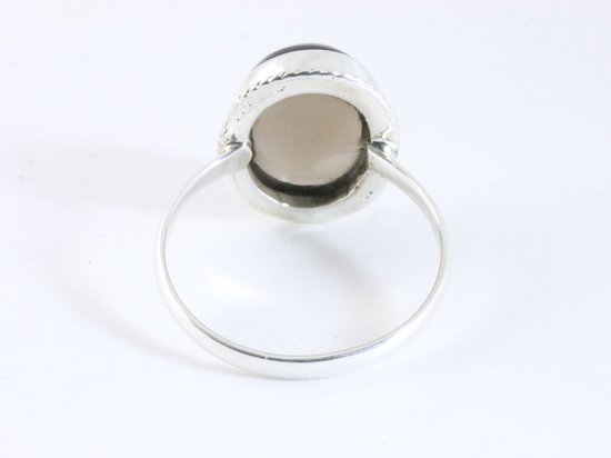 Bewerkte ovale zilveren ring met rookkwarts afbeelding 3
