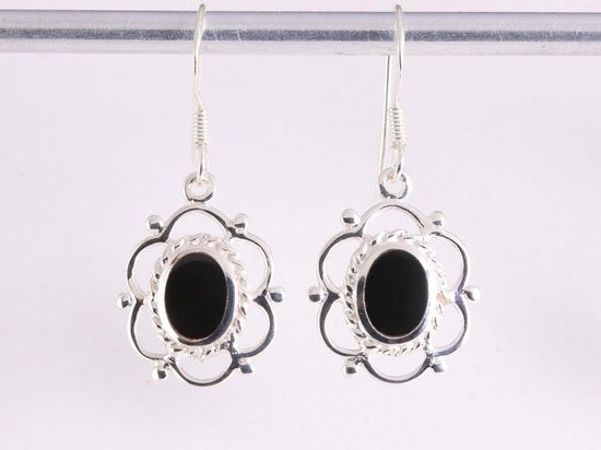 Opengewerkte zilveren oorbellen met zwarte agaat afbeelding 4