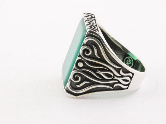 Rechthoekige bewerkte zilveren herenring met groene onyx afbeelding 3