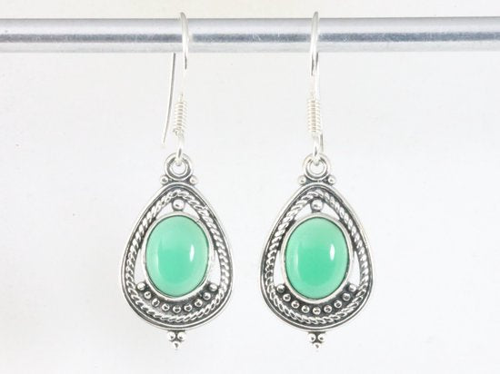Opengewerkte zilveren oorbellen met groene onyx afbeelding 3