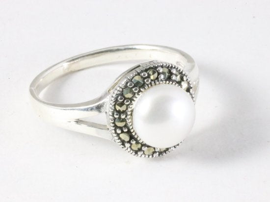 Fijne ronde zilveren ring met parel en marcasiet afbeelding 1