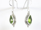 Bewerkte zilveren oorbellen met peridoot afbeelding 2