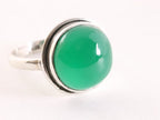 Ronde zilveren ring met groene onyx afbeelding 1