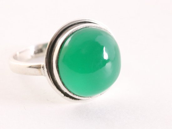 Ronde zilveren ring met groene onyx afbeelding 1