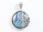 Traditionele ronde bewerkte zilveren hanger met blauwe opaal afbeelding 4