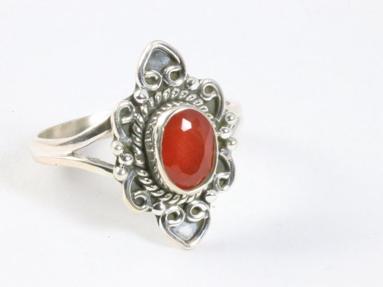 Fijne bewerkte zilveren ring met carneool afbeelding 1