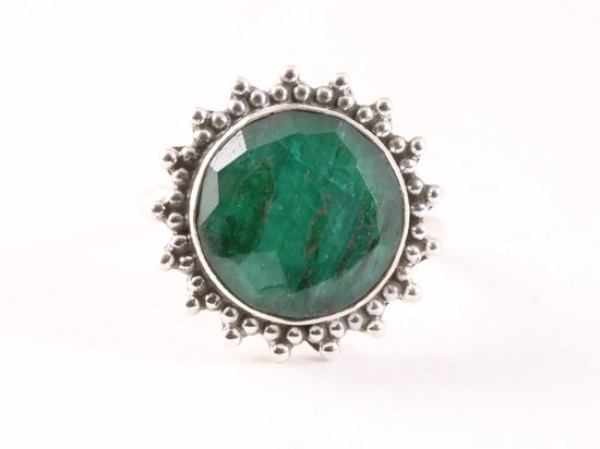 Ronde bewerkte zilveren ring met smaragd afbeelding 4