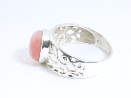 Opengewerkte zilveren ring met roze opaal afbeelding 2