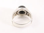 Opengewerkte zilveren ring met onyx afbeelding 3