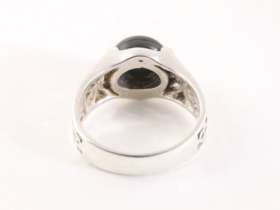 Opengewerkte zilveren ring met onyx afbeelding 3