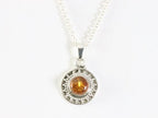 Fijne bewerkte ronde zilveren hanger met amber aan ketting afbeelding 4
