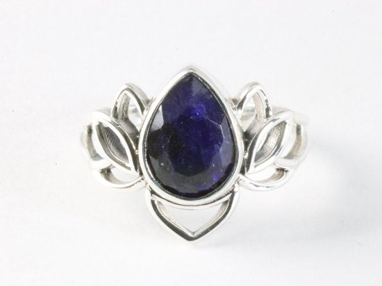 Opengewerkte zilveren lotus bloem ring met blauwe saffier afbeelding 4