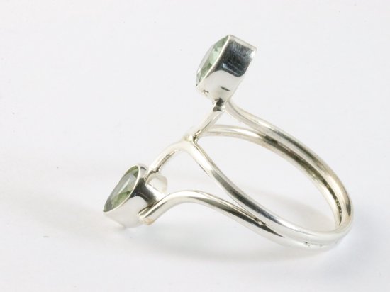 Fijne zilveren ring met groene amethist afbeelding 2