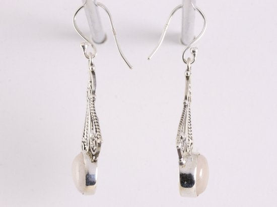 Opengewerkte zilveren oorbellen met roze morganiet afbeelding 2