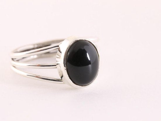 Opengewerkte zilveren ring met onyx afbeelding 1