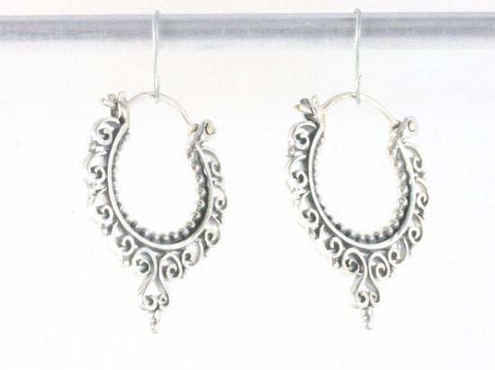 Traditionele fijn bewerkte zilveren oorringen afbeelding 2