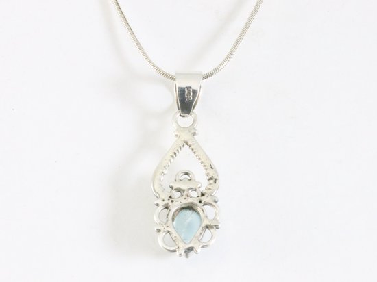 Fijne opengewerkte zilveren hanger met aqua chalcedoon aan ketting afbeelding 3