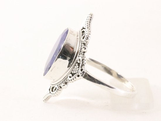 Bewerkte zilveren ring met gefacetteerde lapis lazuli afbeelding 2