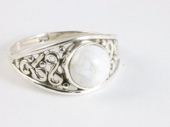 Fijne opengewerkte zilveren ring met howliet afbeelding 1