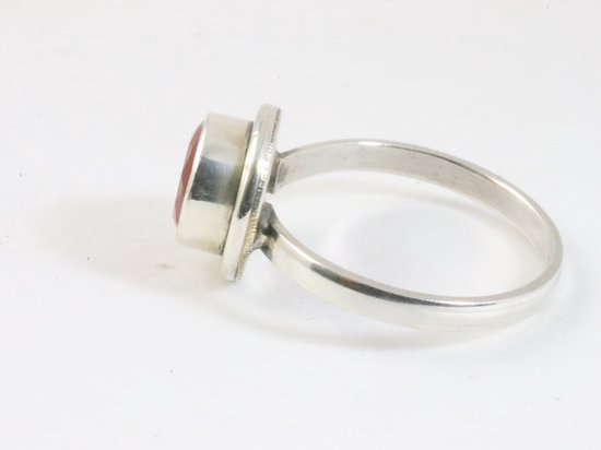 Fijne ronde zilveren ring met carneool afbeelding 2