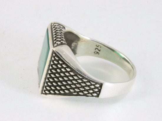 Bewerkte zilveren ring met groene agaat afbeelding 2