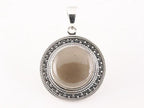 Bewerkte ronde zilveren hanger met rookkwarts afbeelding 1
