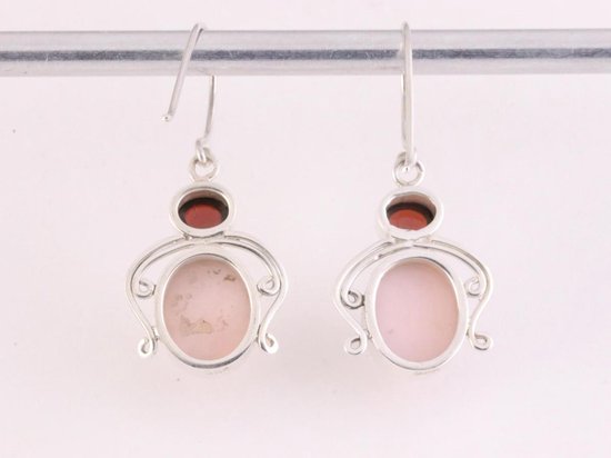 Fijne bewerkte zilveren oorbellen met roze opaal en granaat afbeelding 3