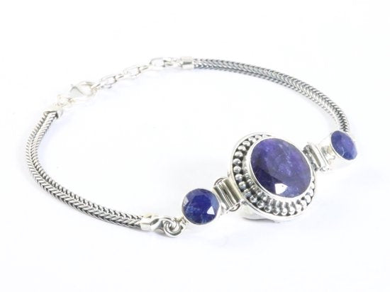 Bewerkte zilveren armband met blauwe saffier afbeelding 2