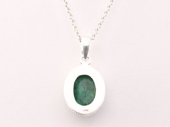 Bewerkte zilveren hanger met smaragd aan ketting afbeelding 3