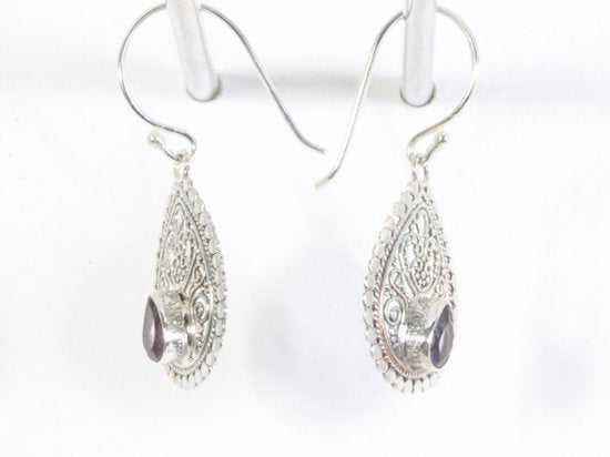 Traditionele bewerkte zilveren oorbellen met amethist afbeelding 2