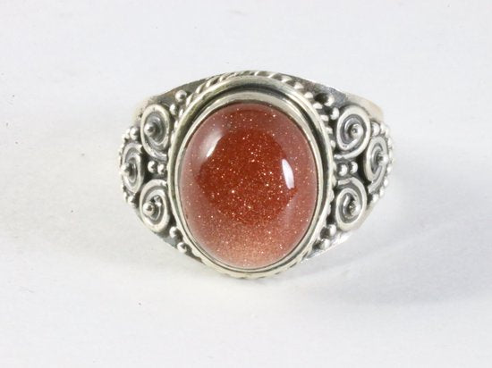 Bewerkte zilveren ring met goudsteen afbeelding 4