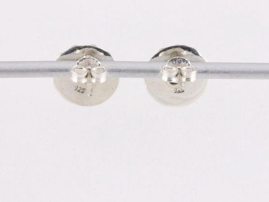 Fijne bewerkte ronde zilveren oorstekers met aquamarijn afbeelding 2