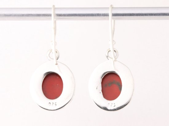 Bewerkte zilveren oorbellen met rode koraal steen afbeelding 3
