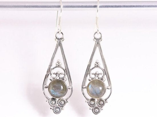 Lange opengewerkte zilveren oorbellen met labradoriet afbeelding 4