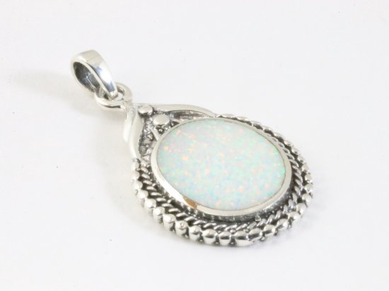 Bewerkte zilveren hanger met welo opaal afbeelding 2