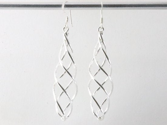 Lange opengewerkte zilveren oorbellen afbeelding 4