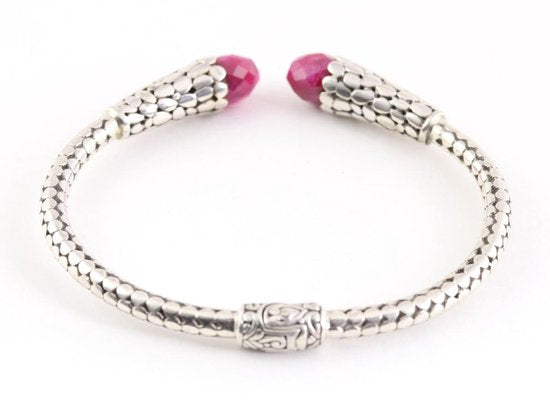 Traditionele bewerkte zilveren klemarmband met robijn afbeelding 3