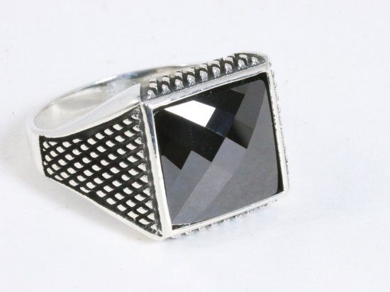 Bewerkte zilveren ring met gefacetteerde onyx afbeelding 1