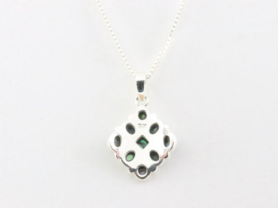 Hoogglans zilveren hanger met zwarte schelp aan ketting afbeelding 3