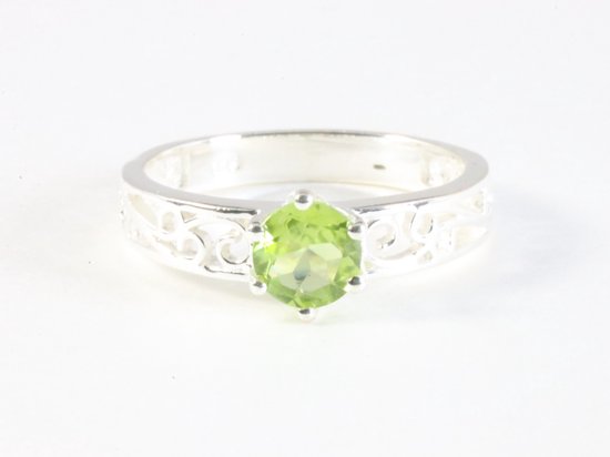 Fijne opengewerkte zilveren ring met peridoot afbeelding 4