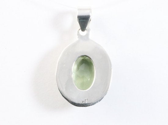 Fijne bewerkte ovale zilveren hanger met groene amethist afbeelding 3