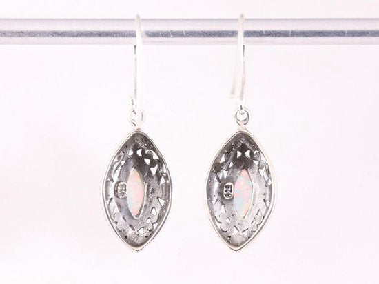 Traditionele bewerkte zilveren oorbellen met welo opaal afbeelding 3