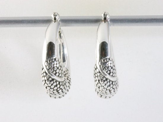Bewerkte zilveren oorringen afbeelding 3