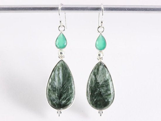 Lange zilveren oorbellen met serafiniet en groene onyx afbeelding 4