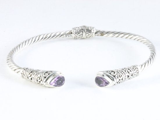 Traditionele bewerkte zilveren klemarmband met amethist afbeelding 1