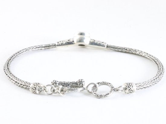 Traditionele zilveren snake armband met granaat afbeelding 3