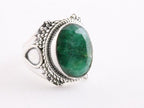Bewerkte zilveren ring met smaragd afbeelding 1