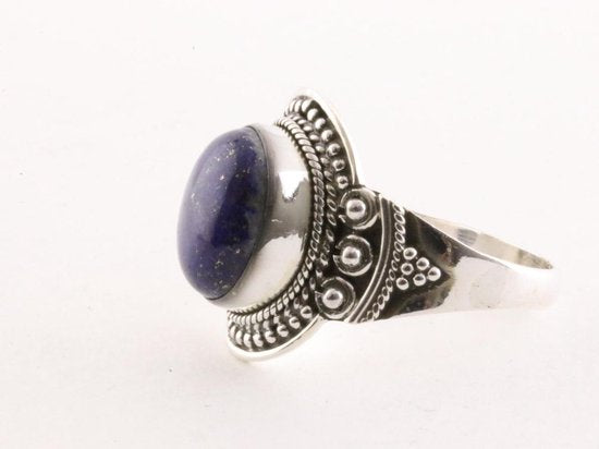 Bewerkte zilveren ring met lapis lazuli afbeelding 2